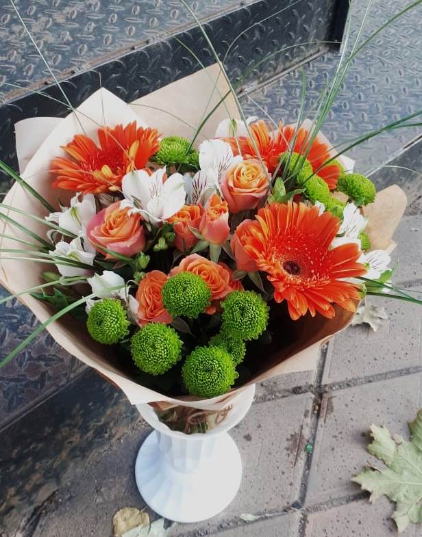 Букет цветов из: Герберы, Хризантемы, Альстромерии и Розы в Митрополье