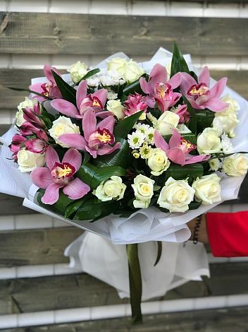 Букет цветов из: Розы и Хризантемы в Митрополье