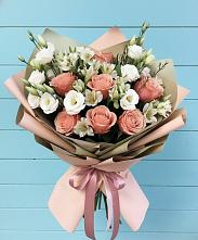 Букет цветов из:  Розы, Альстромерии и Лизиантусы #REPLACE_PRED# Митрополье
