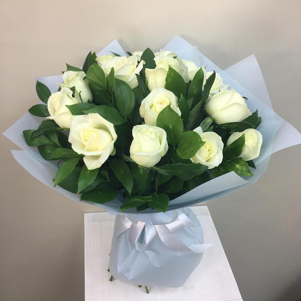 Букет 15 Белых роз Проуд в Митрополье