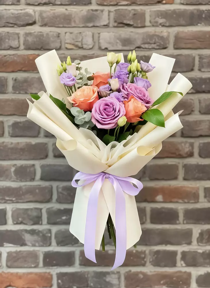 Букет цветов из: Лизиантусы и Розы в Митрополье