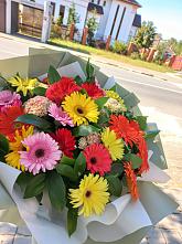 Букет цветов из:  Герберы #REPLACE_PRED# Митрополье