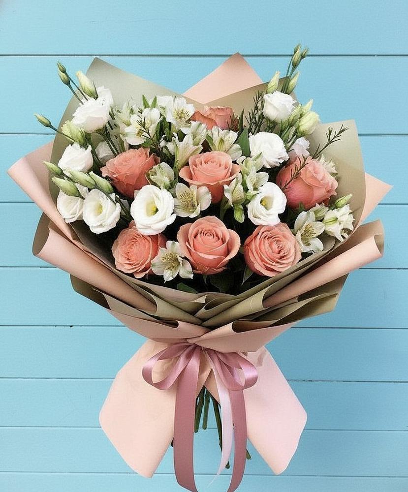 Букет цветов из: Розы, Альстромерии и Лизиантусы в Митрополье