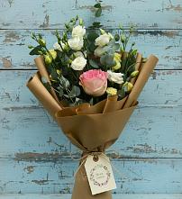 Букет цветов из:  Розы и Лизиантусы #REPLACE_PRED# Митрополье