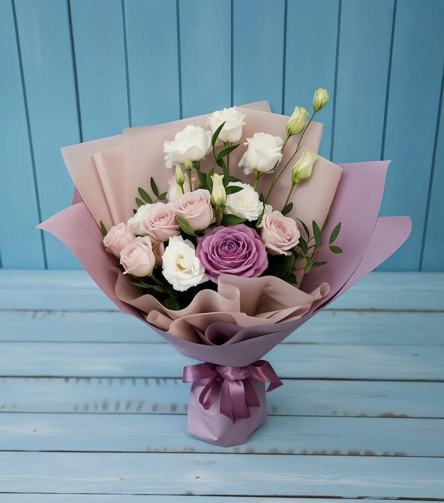 Букет цветов из: Розы и Лизиантусы в Митрополье